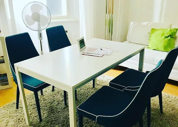 The Barts Center - Self Check-in Apartment *