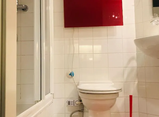 The Barts Center - Self Check-in Apartment *