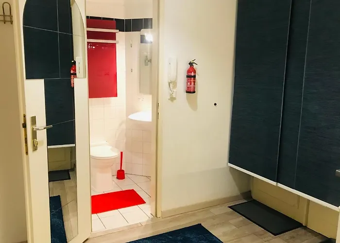 The Barts Center - Self Check-in Apartment