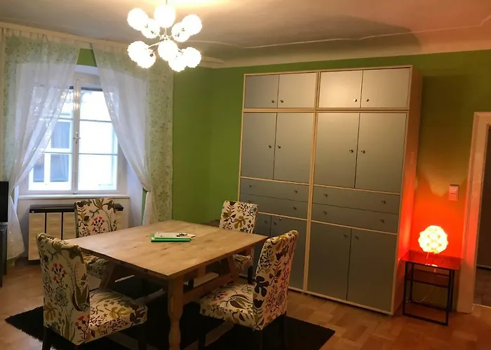 The Barts Center - Self Check-in Apartment *